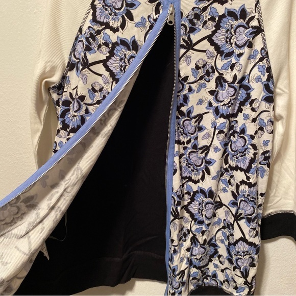 Chico’s Zenergy Top Women’s 1 US Medium Pullover Full Back Zip‎ Floral Boat Neck - Picture 10 of 13